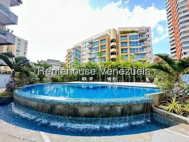 Apartamento en Las Mesetas de Santa Rosa de Lima, Caracas