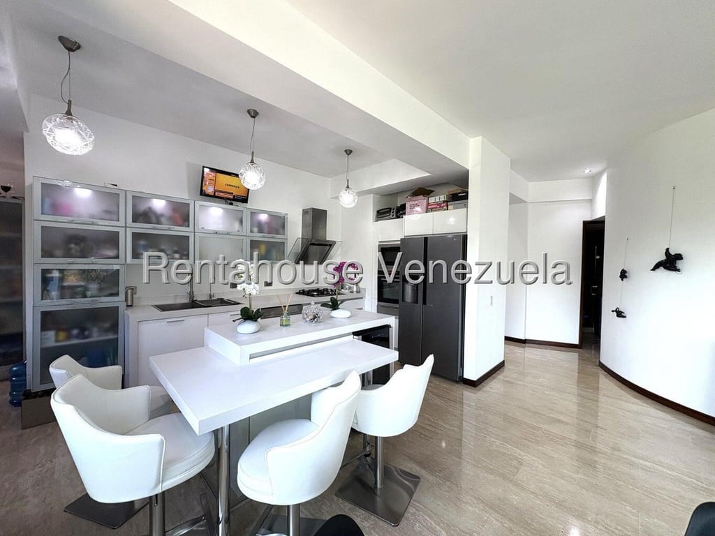 Apartamento en Las Mesetas de Santa Rosa de Lima, Caracas