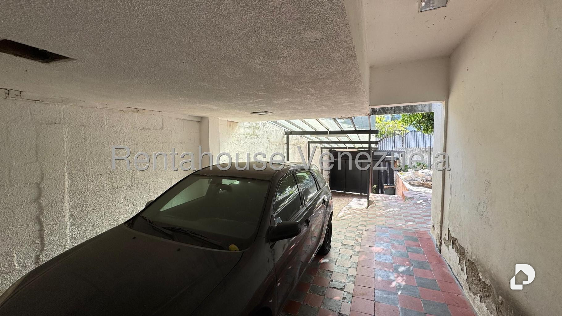 Casa en Los Palos Grandes, Caracas – 9