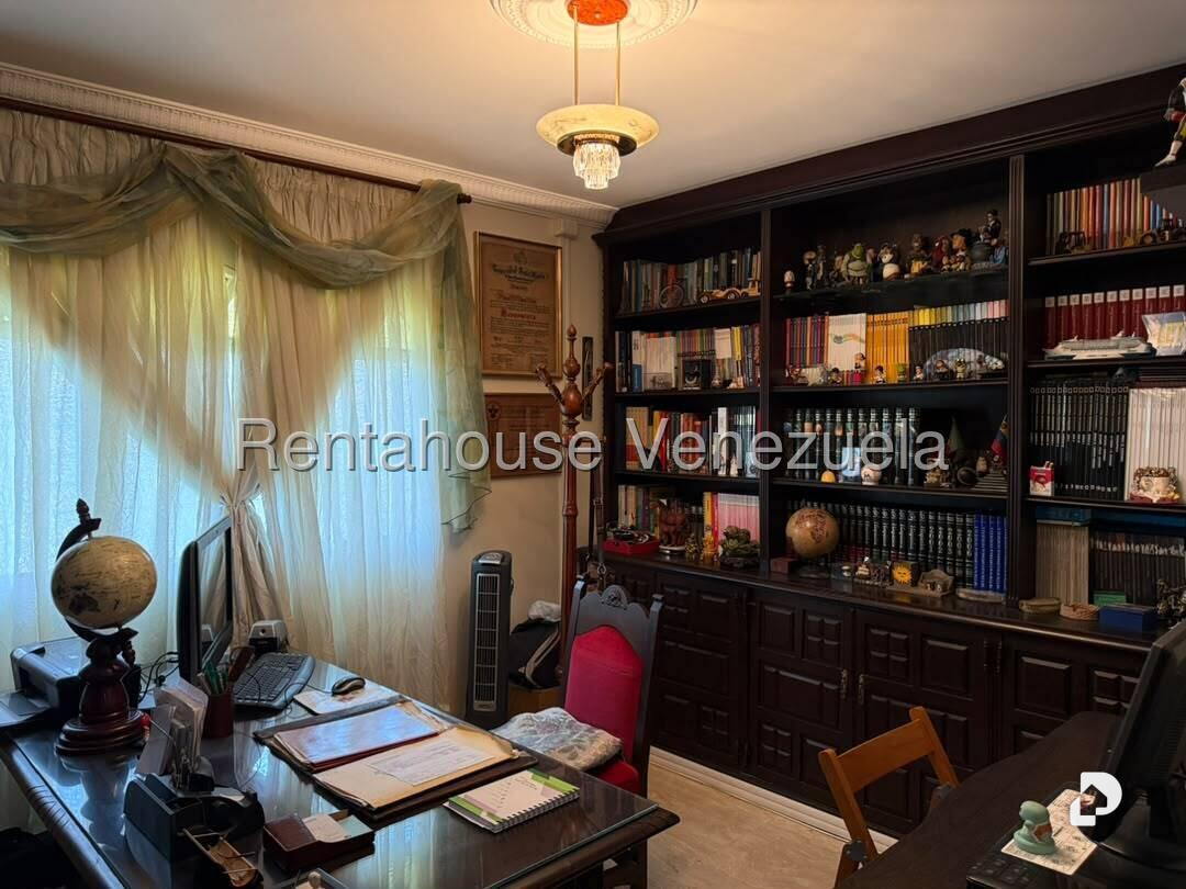 Casa en Santa Paula, Caracas – 25