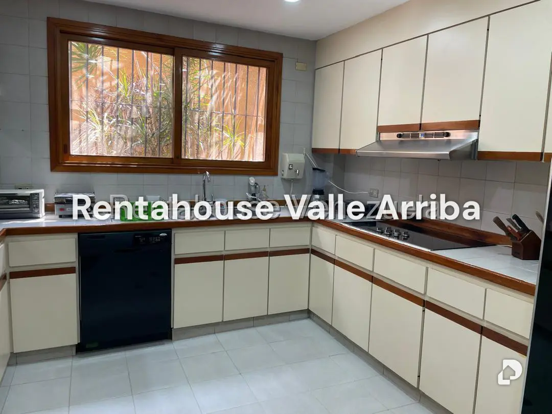 Casa en Alto Hatillo, Caracas – 11