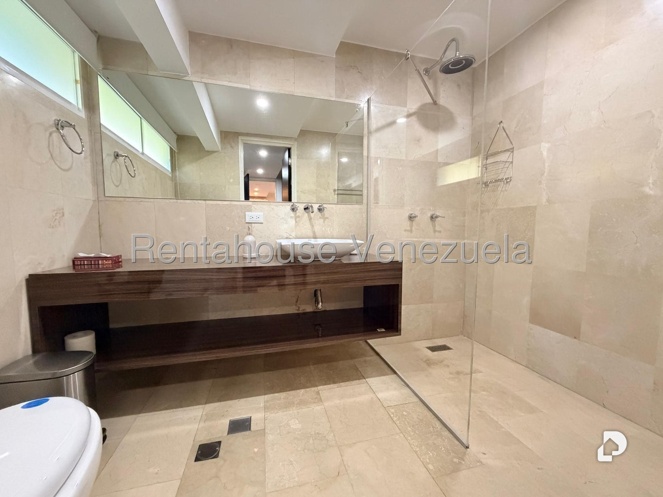 Casa en Cumbres de Curumo, Caracas – 12