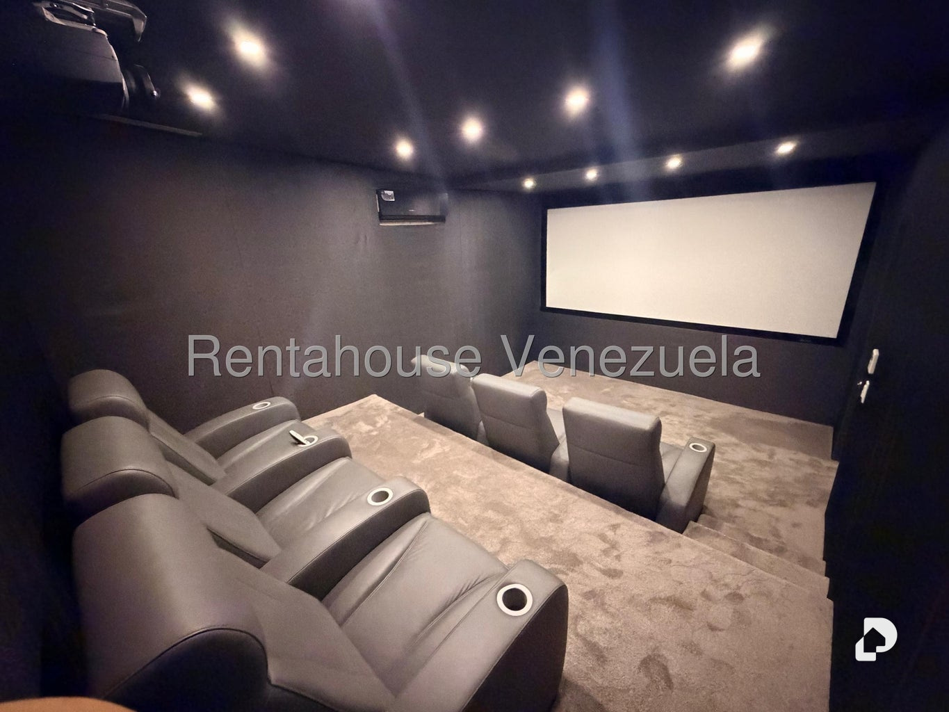 Casa en Cumbres de Curumo, Caracas – 16