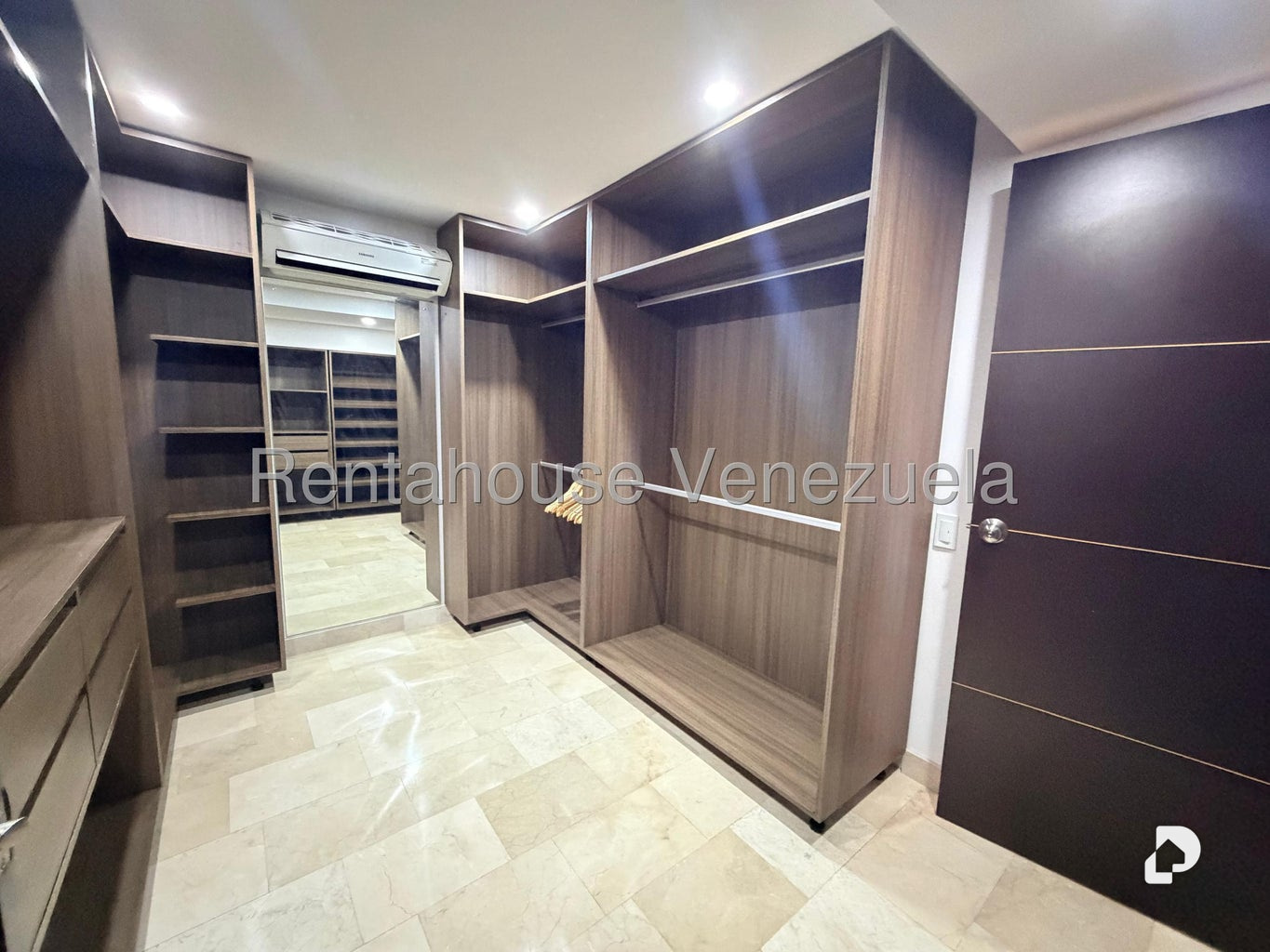 Casa en Cumbres de Curumo, Caracas – 11