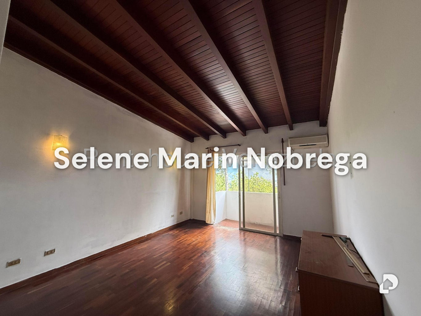 Casa en Alto Prado, Caracas – 17