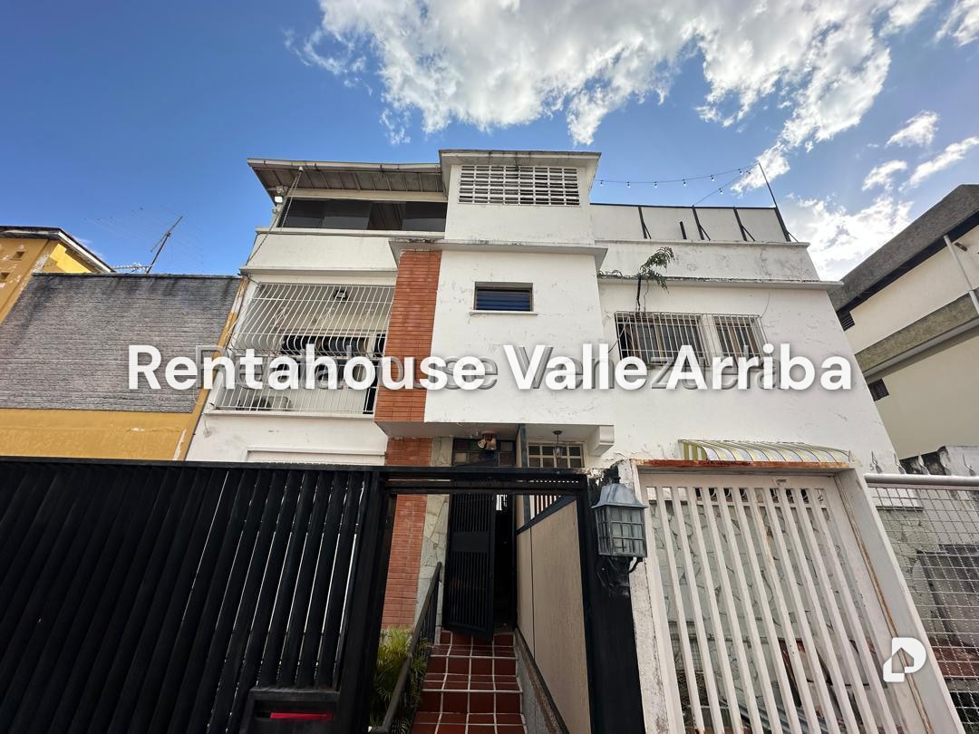 Casa en Colinas de Los Chaguaramos, Caracas – 27