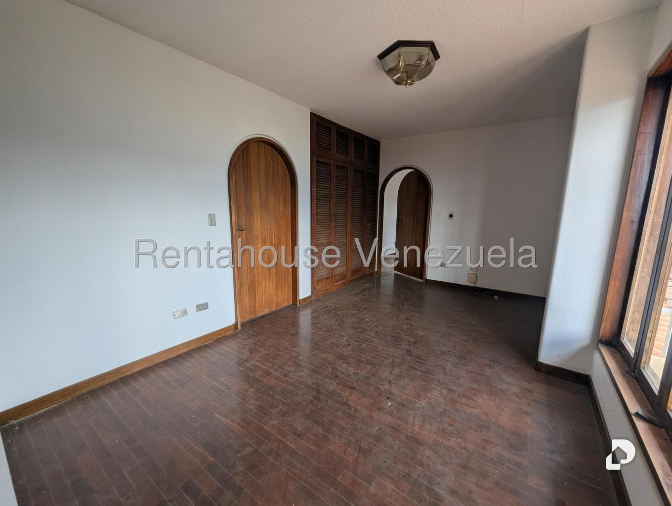 Casa en Cerro Verde, Caracas – 26