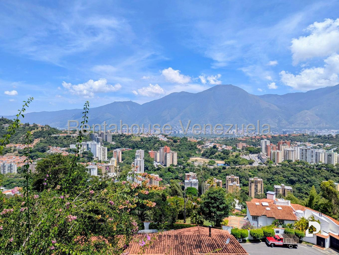 Casa en Cerro Verde, Caracas – 18