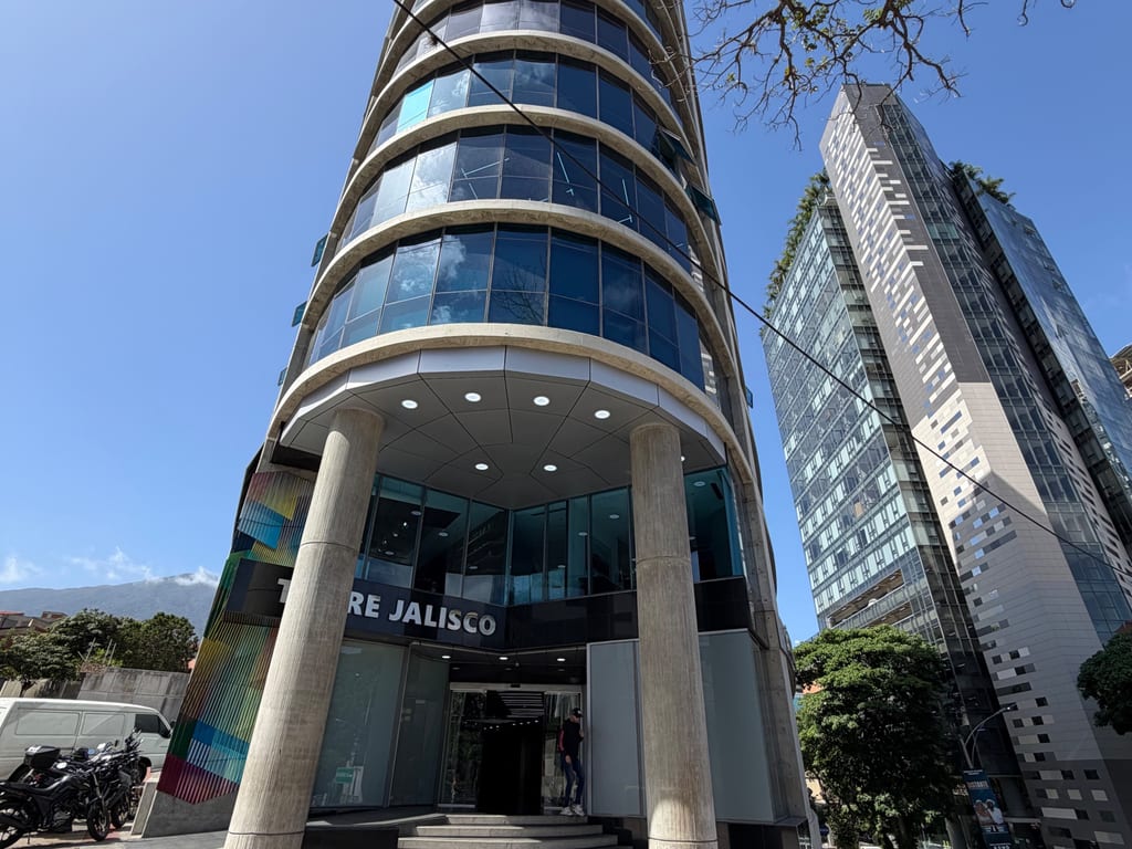 Oficina en Las Mercedes, Caracas - 1