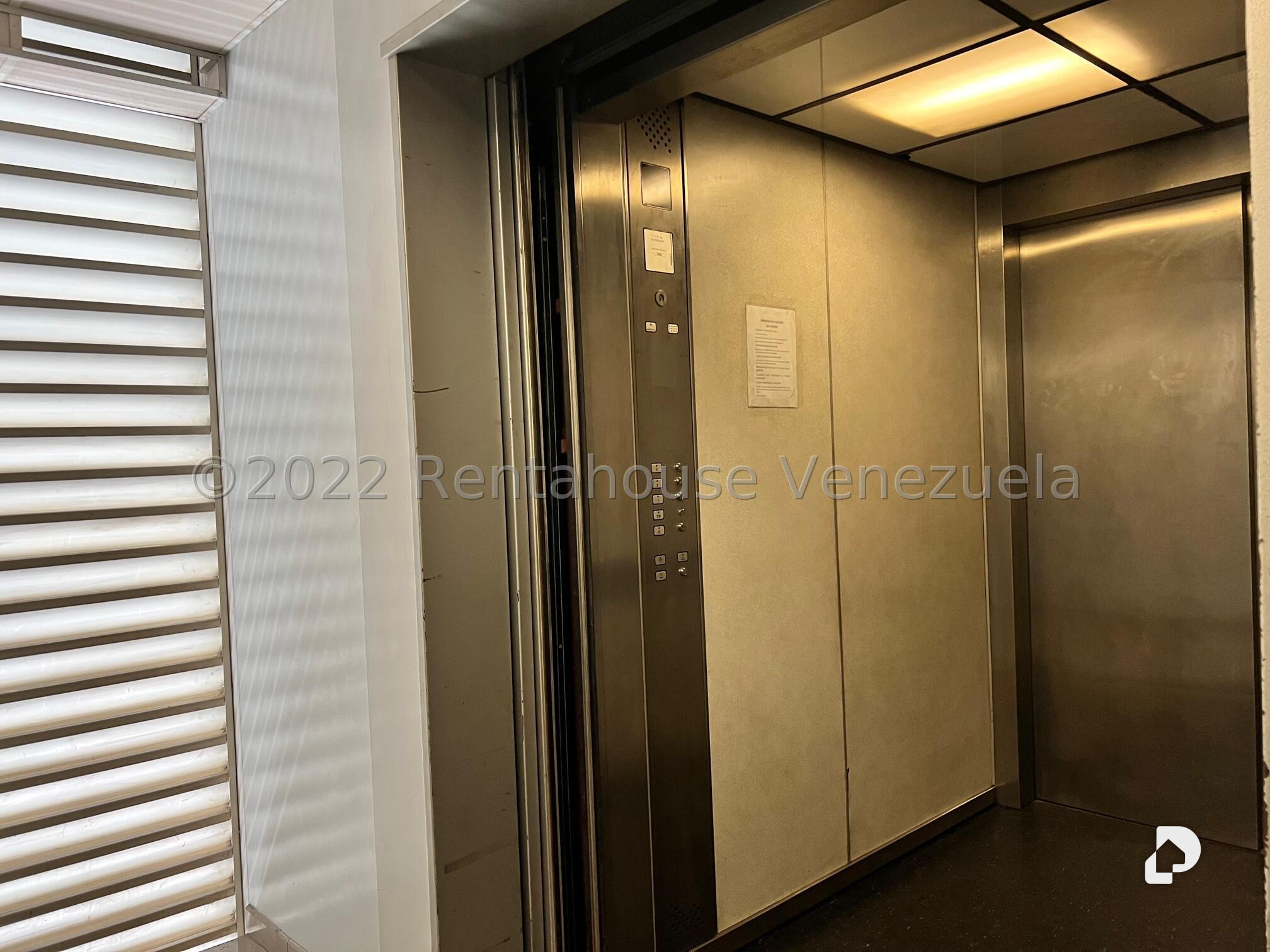 Edificio en Prado de María, Caracas – 10