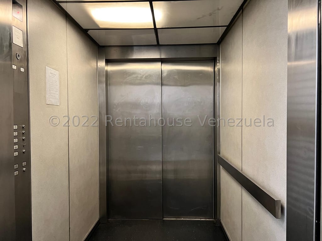 Edificio en Prado de María, Caracas