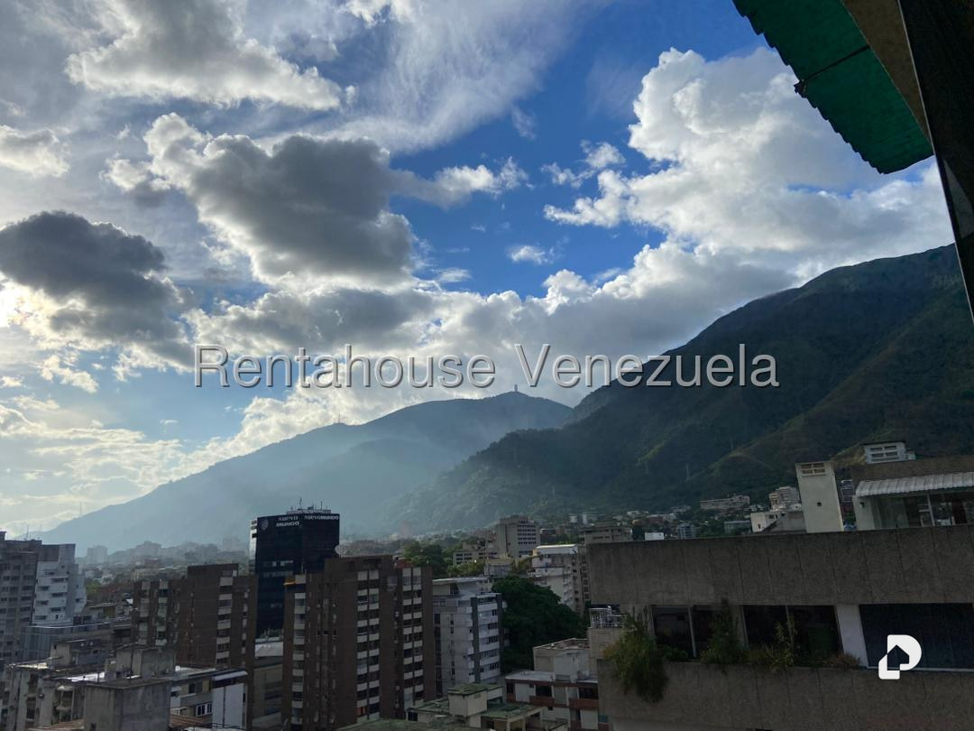 Apartamento en Los Palos Grandes, Caracas – 19