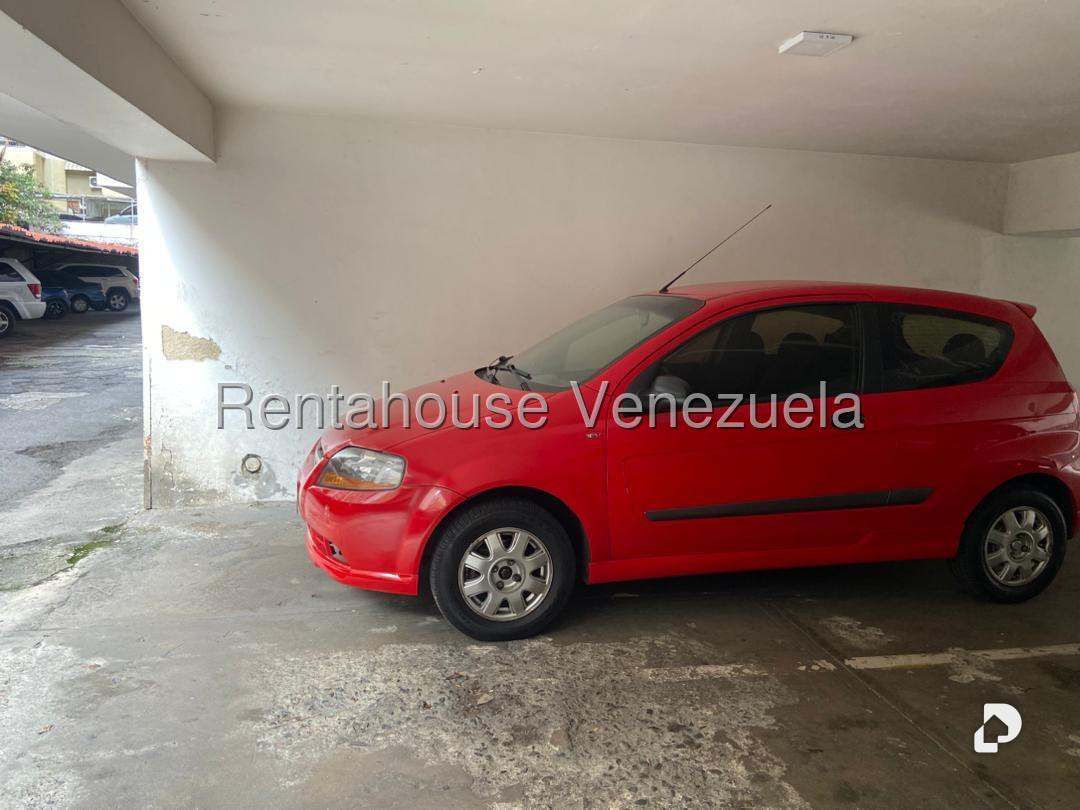 Apartamento en Los Palos Grandes, Caracas – 23