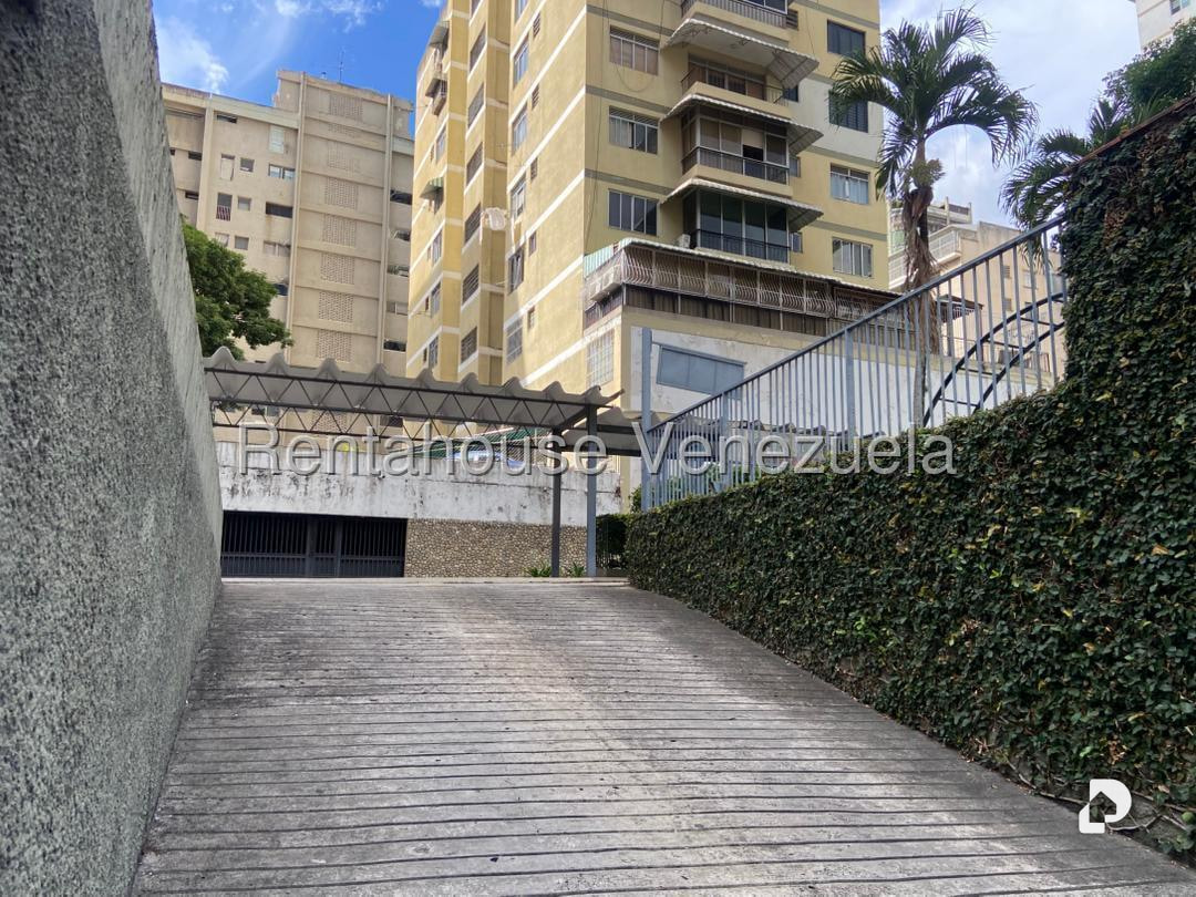 Apartamento en Los Palos Grandes, Caracas – 25