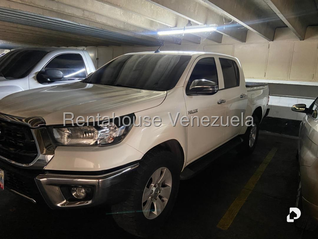 Apartamento en Los Palos Grandes, Caracas – 24