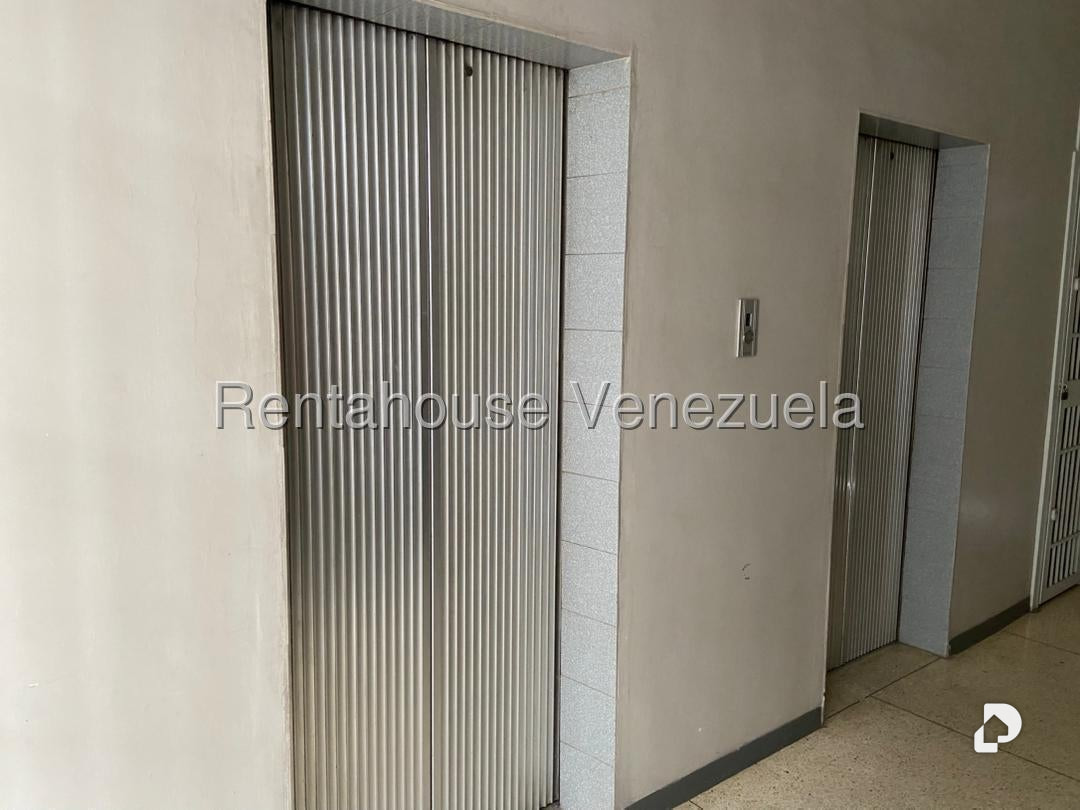 Apartamento en Los Palos Grandes, Caracas – 30