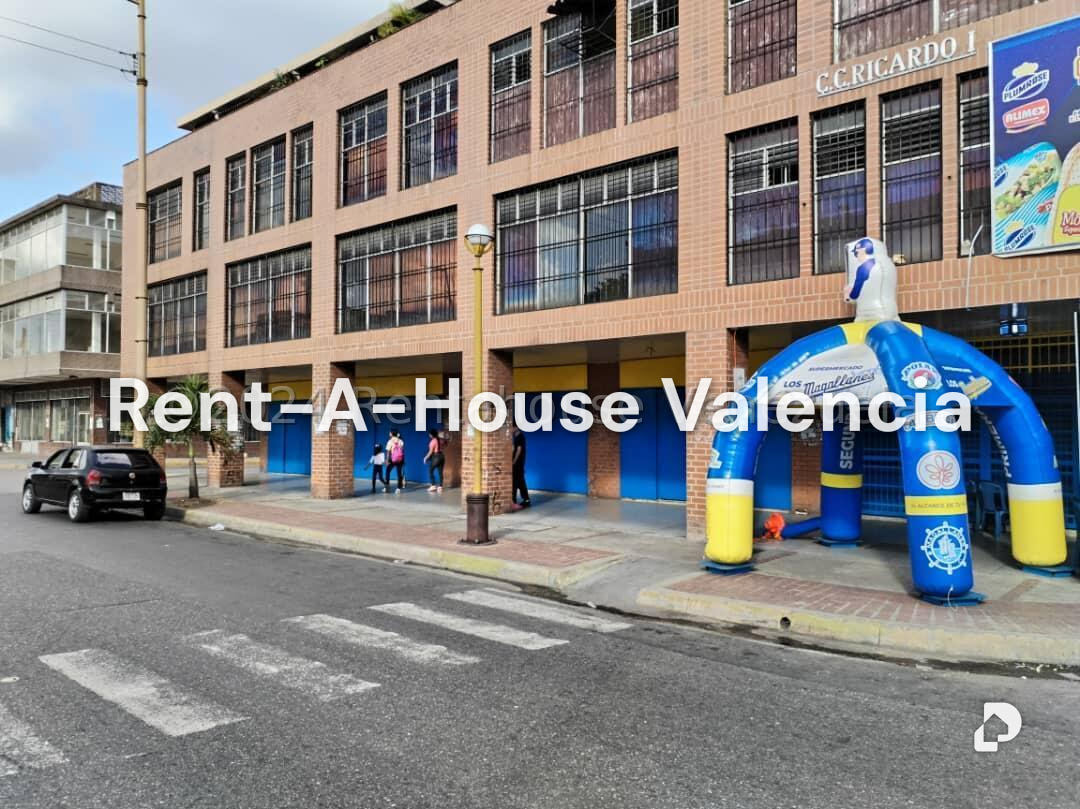 Edificio en Avenida Bolivar Sur, Valencia
