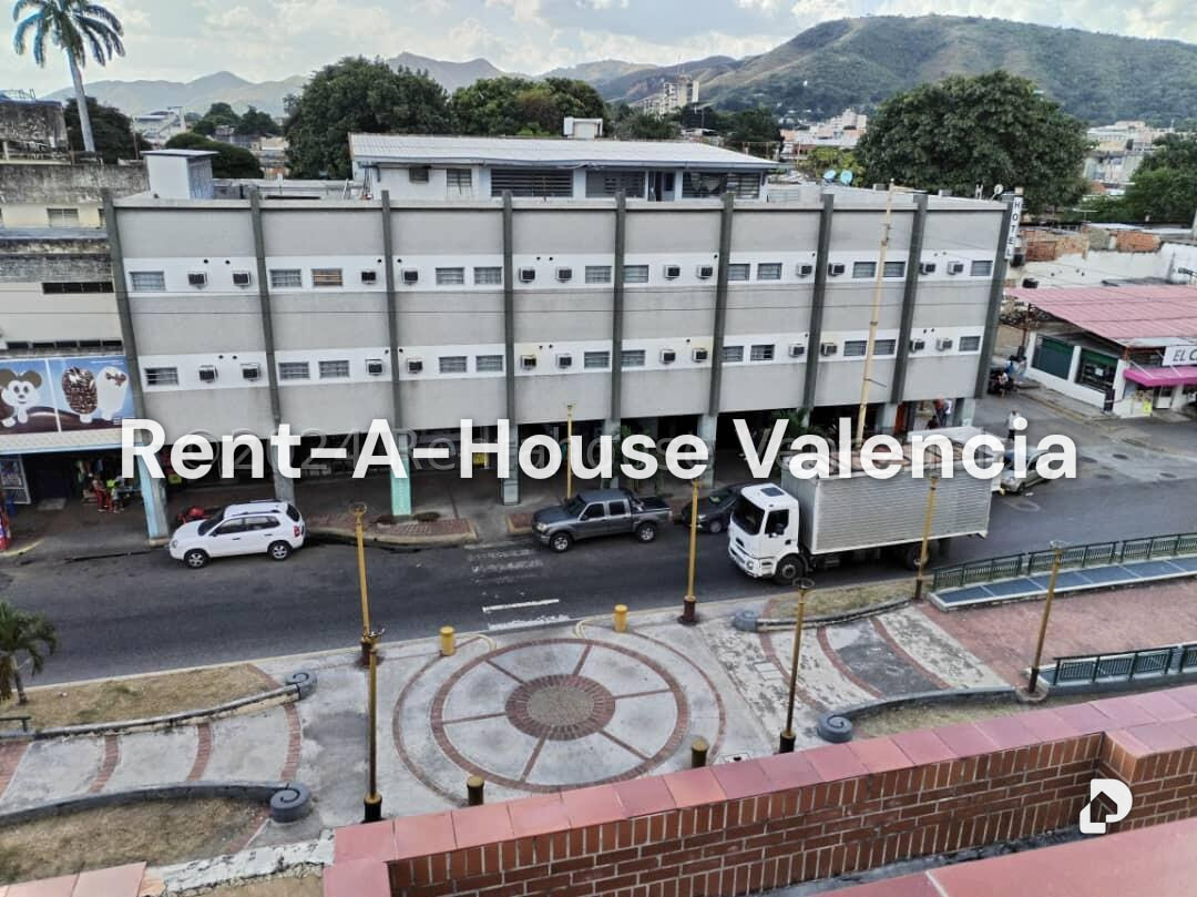 Edificio en Avenida Bolivar Sur, Valencia