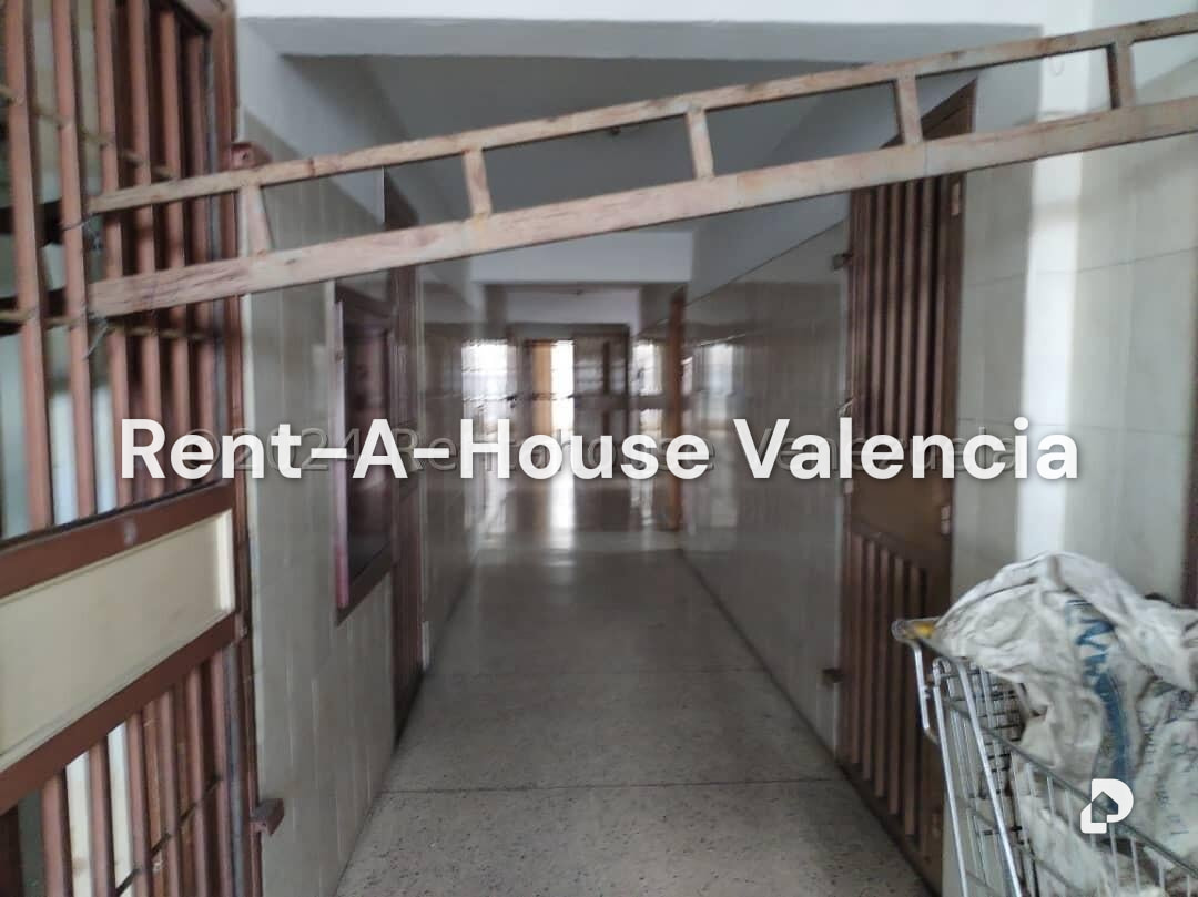 Edificio en Avenida Bolivar Sur, Valencia