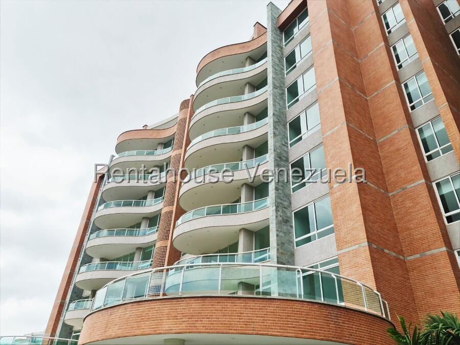 Apartamento en Colinas de Valle Arriba, Caracas - 1