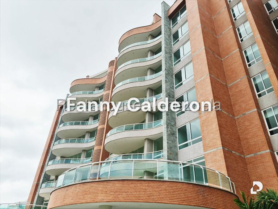Apartamento en Colinas de Valle Arriba, Caracas – 1