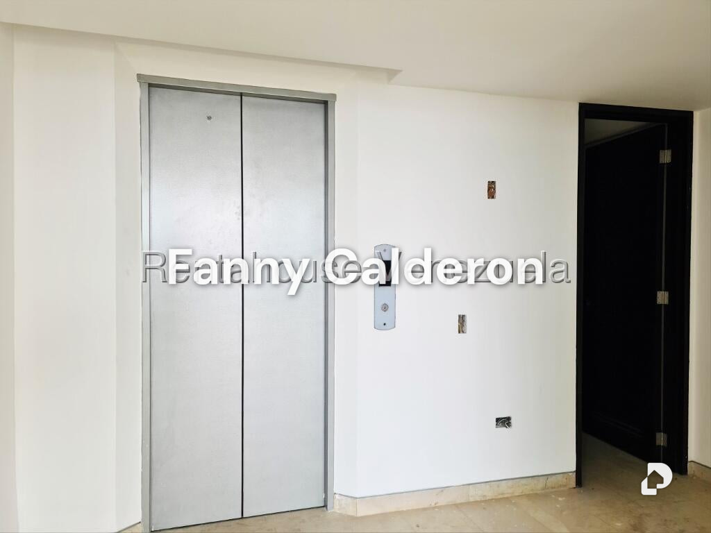 Apartamento en Colinas de Valle Arriba, Caracas – 2