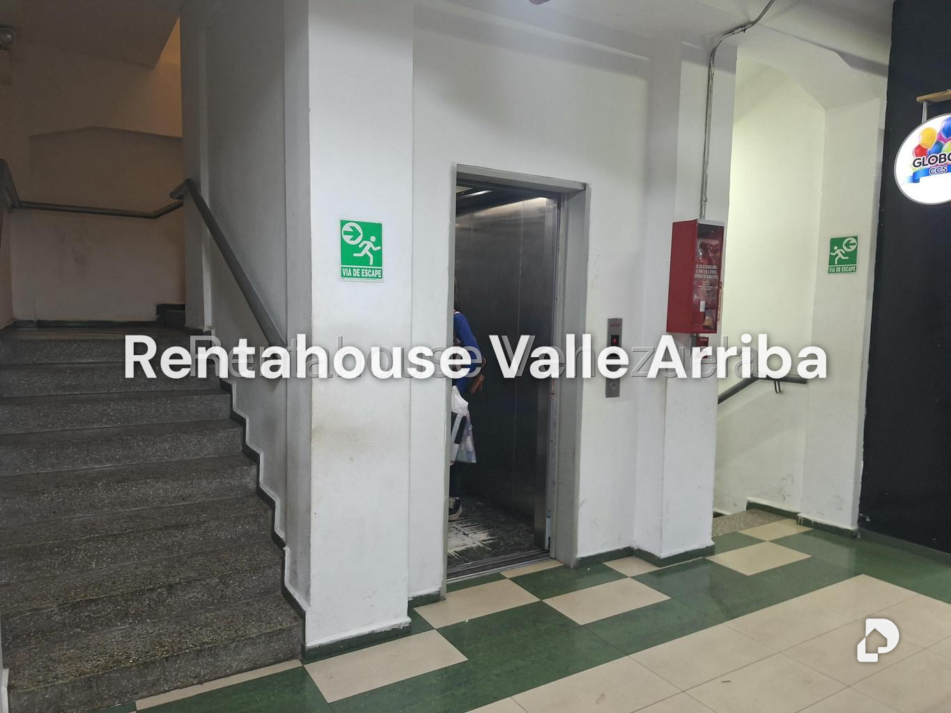 Local comercial en Parroquia La Candelaria, Caracas – 5
