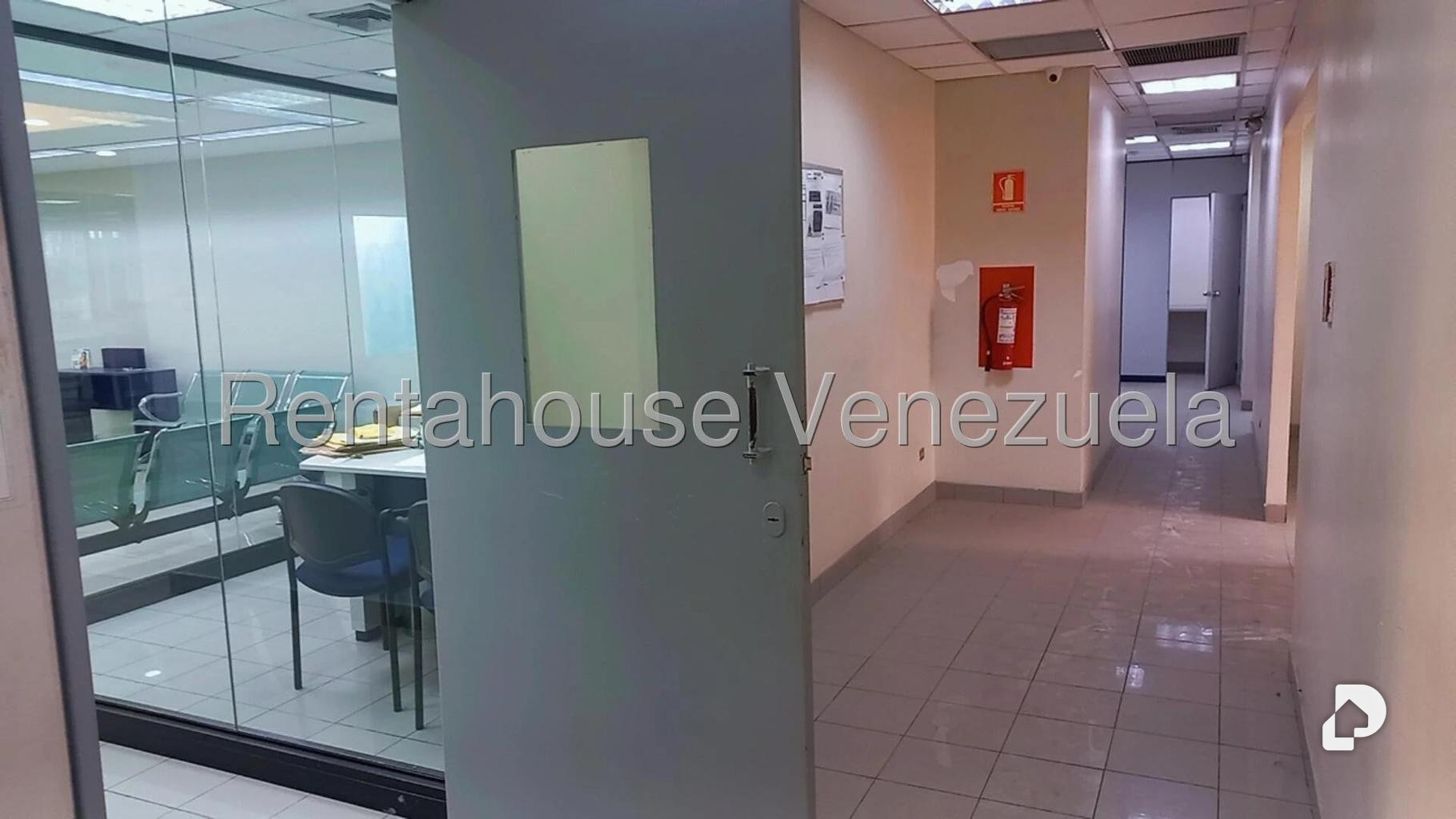 Local comercial en Los Cortijos de Lourdes, Caracas – 11