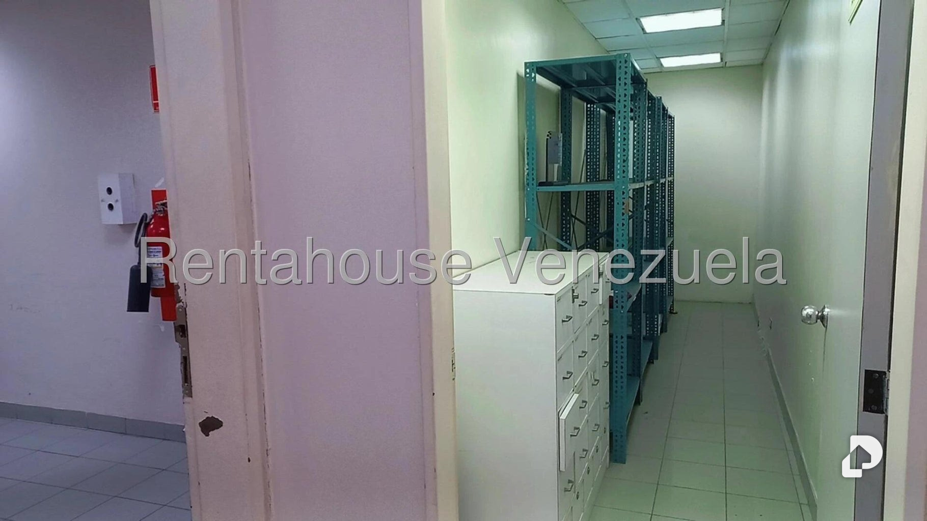 Local comercial en Los Cortijos de Lourdes, Caracas – 23