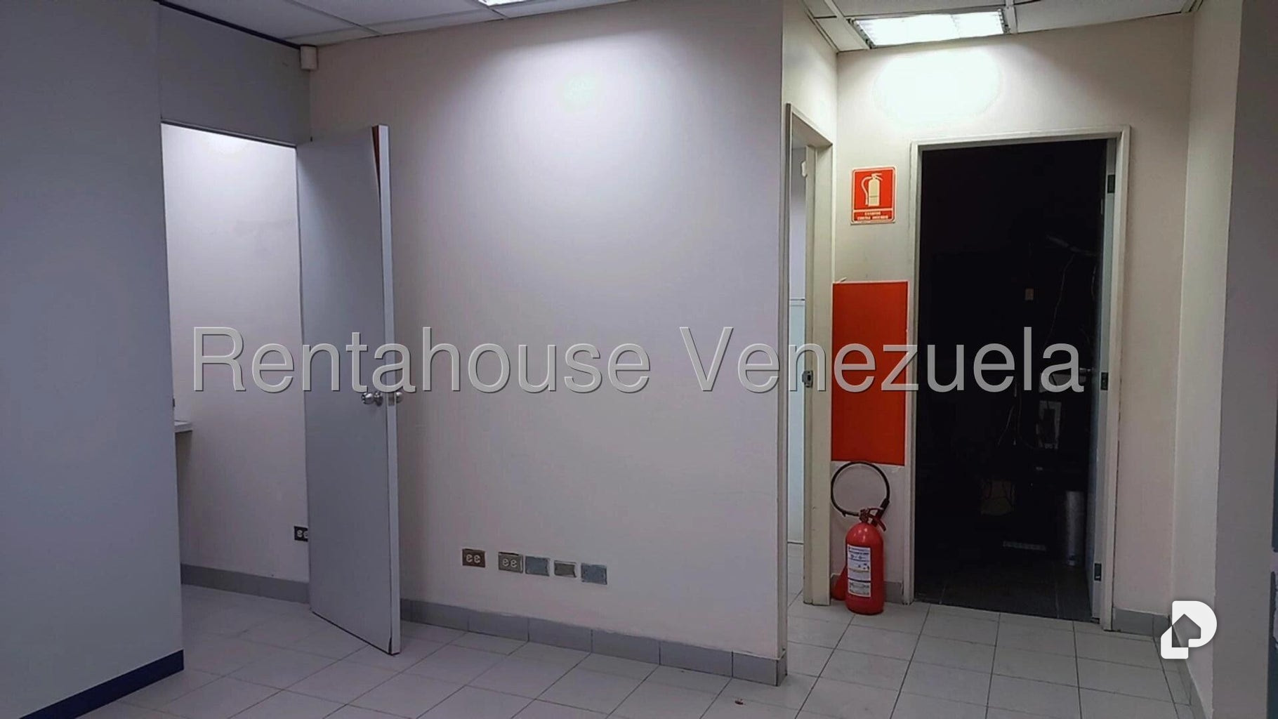 Local comercial en Los Cortijos de Lourdes, Caracas – 25