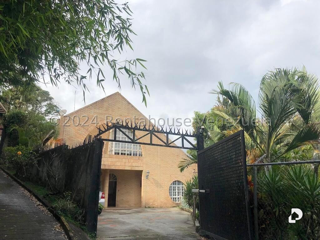 Casa en Oripoto, Caracas – 25