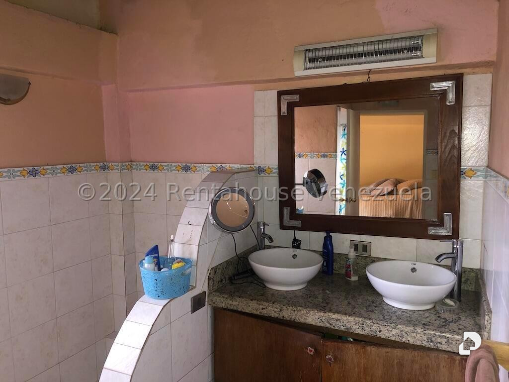 Casa en Oripoto, Caracas – 16