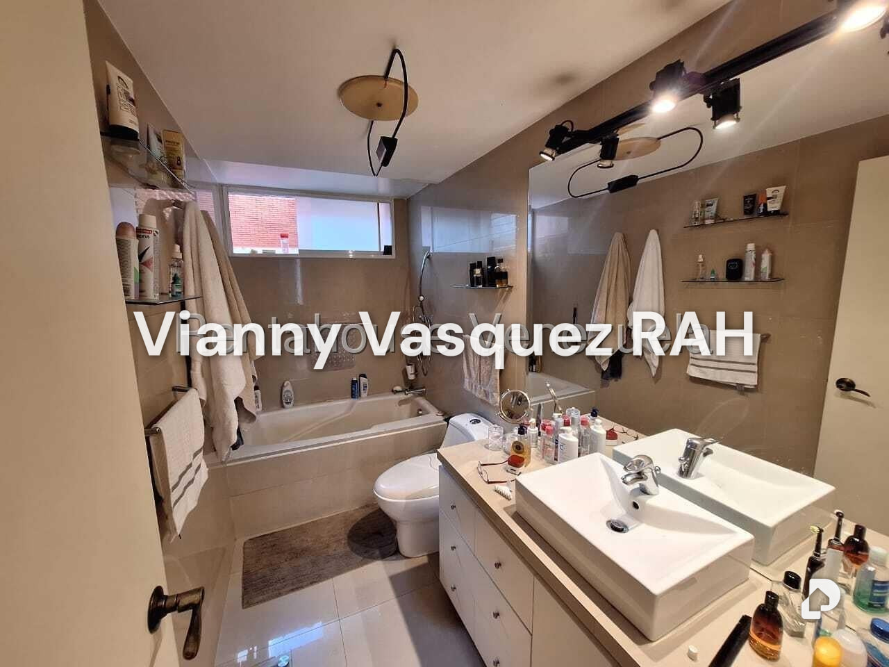 Apartamento en Campo Alegre, Caracas – 11