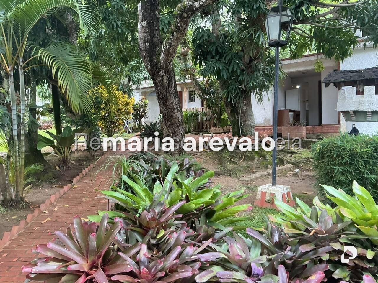 Casa en La Trinidad, Caracas – 24