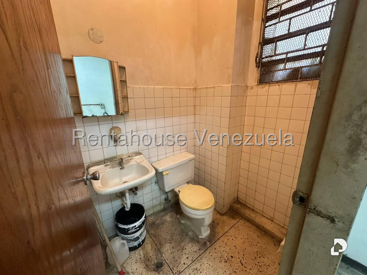 Local comercial en San Martín, Caracas – 13