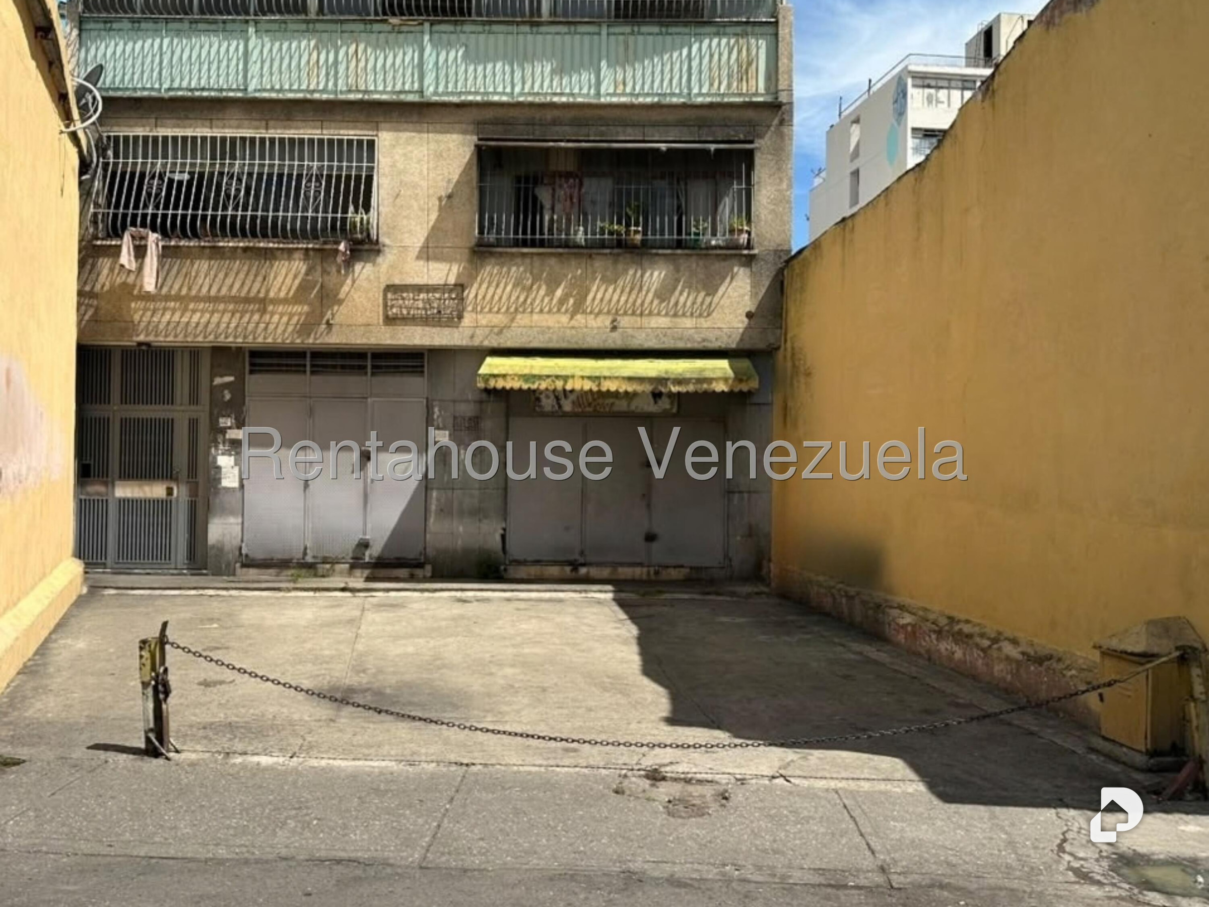 Local comercial en San Martín, Caracas – 2