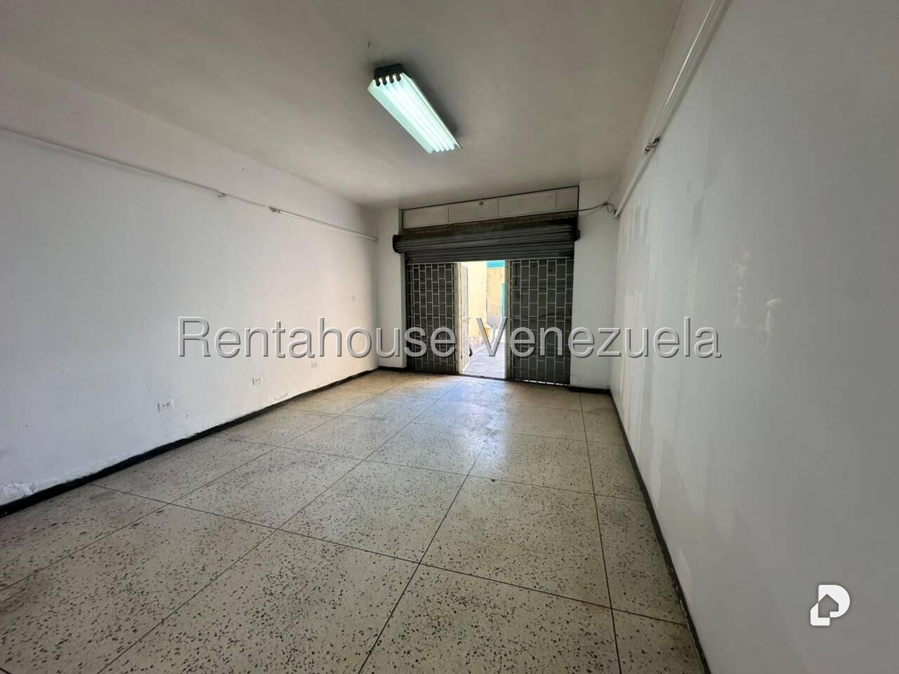 Local comercial en San Martín, Caracas – 10