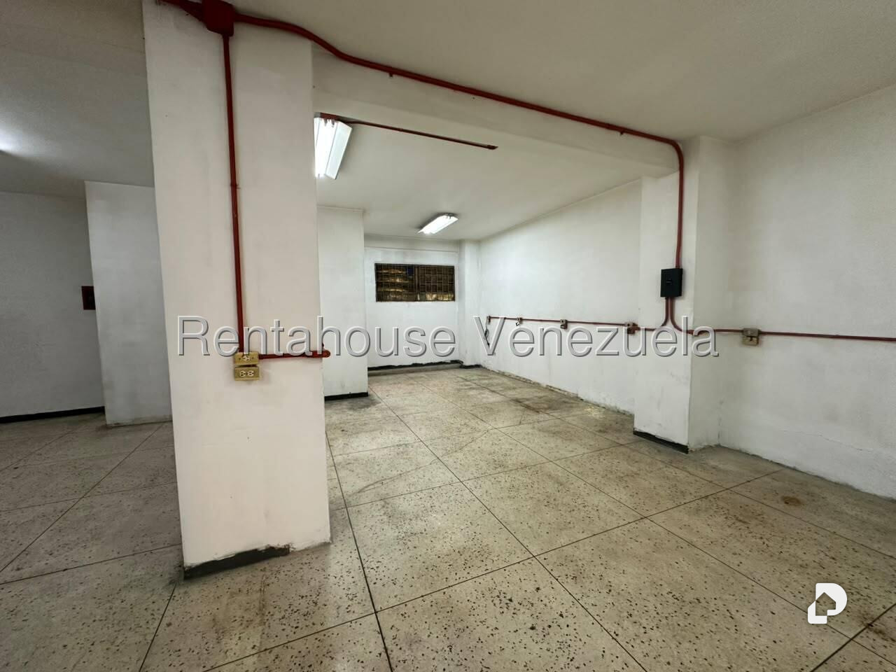 Local comercial en San Martín, Caracas – 3