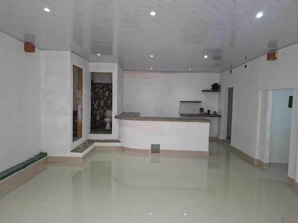Local comercial en Paseo Bolivar, Centro de Chichirivichi, Chichiriviche - 1