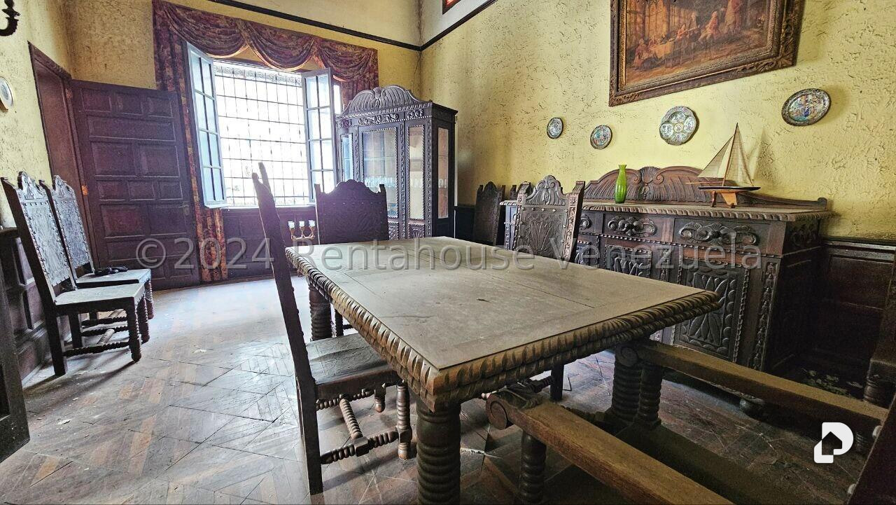 Casa en El Paraíso, Caracas – 15