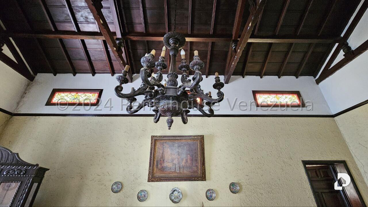 Casa en El Paraíso, Caracas – 14