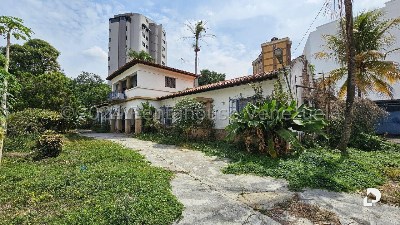 Casa en El Paraíso, Caracas – 12
