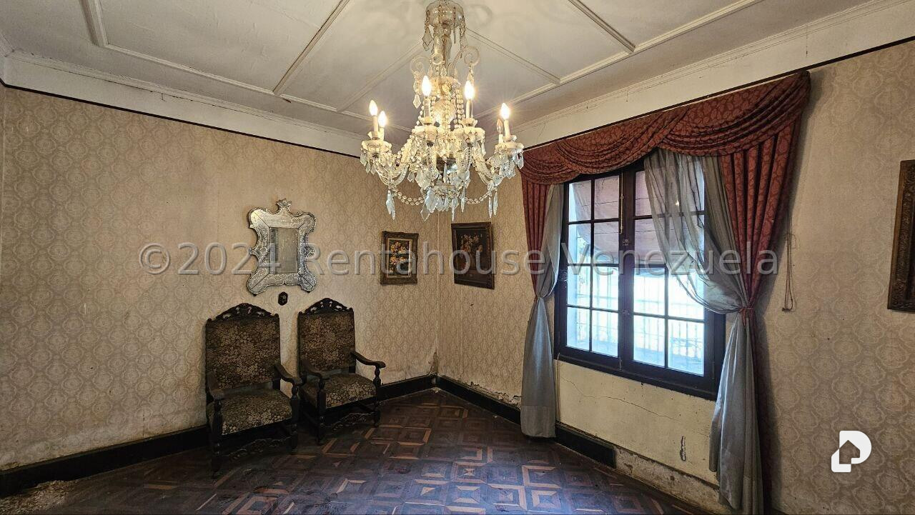 Casa en El Paraíso, Caracas – 19