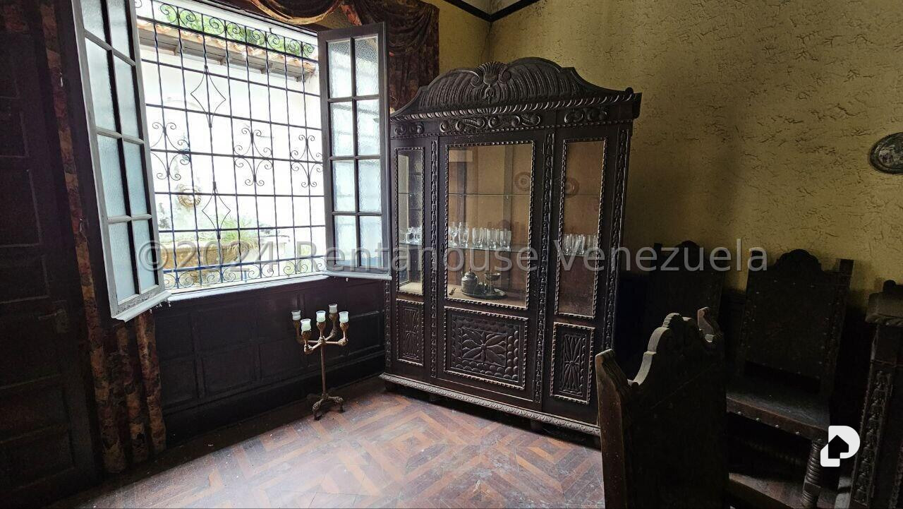 Casa en El Paraíso, Caracas – 30