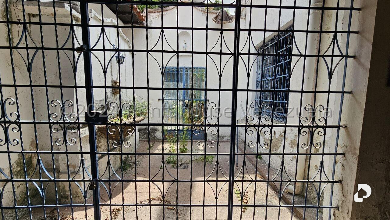 Casa en El Paraíso, Caracas – 29