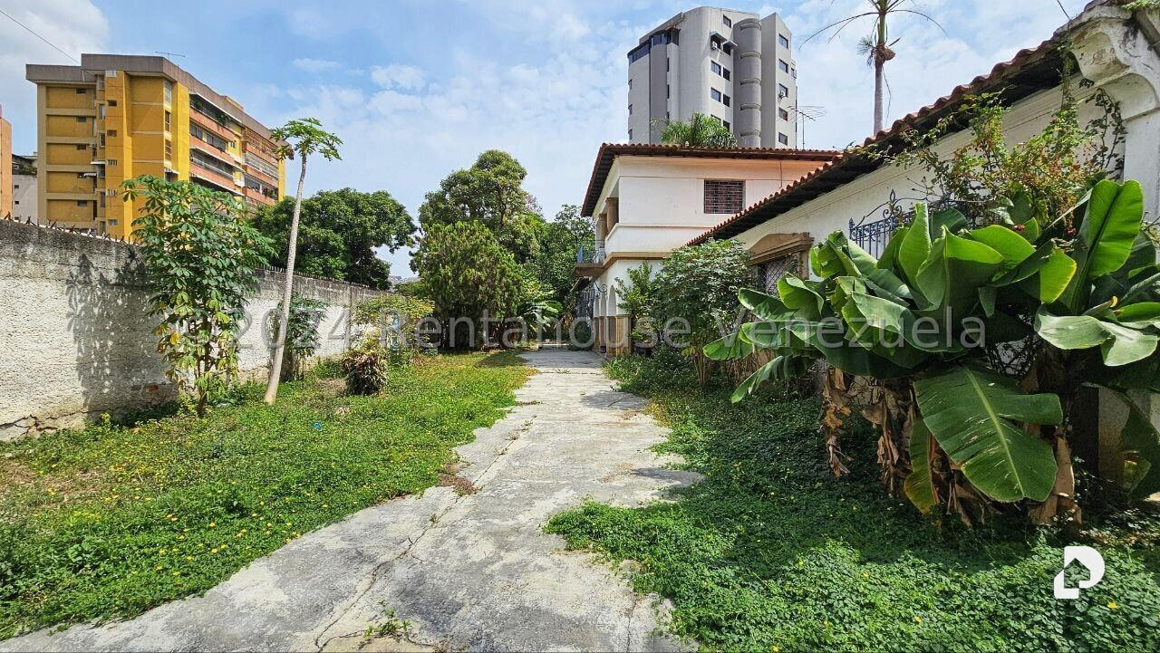 Casa en El Paraíso, Caracas – 8