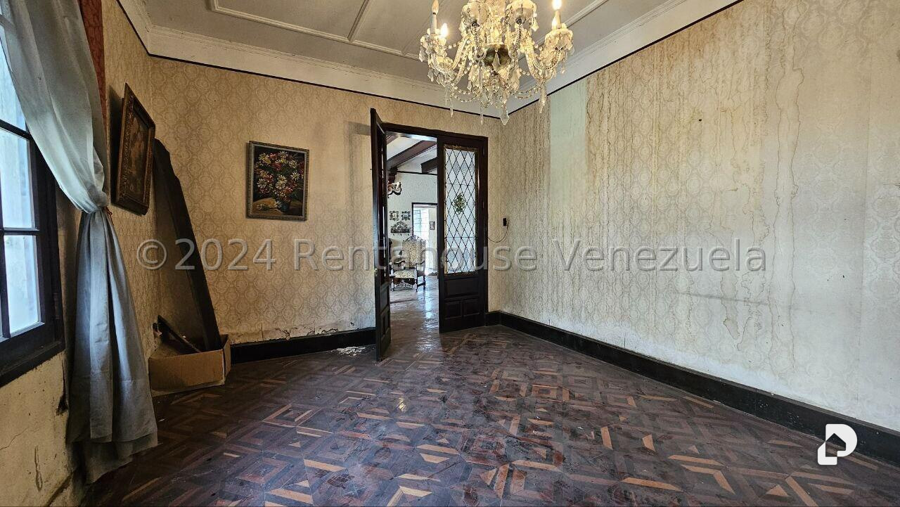 Casa en El Paraíso, Caracas – 13