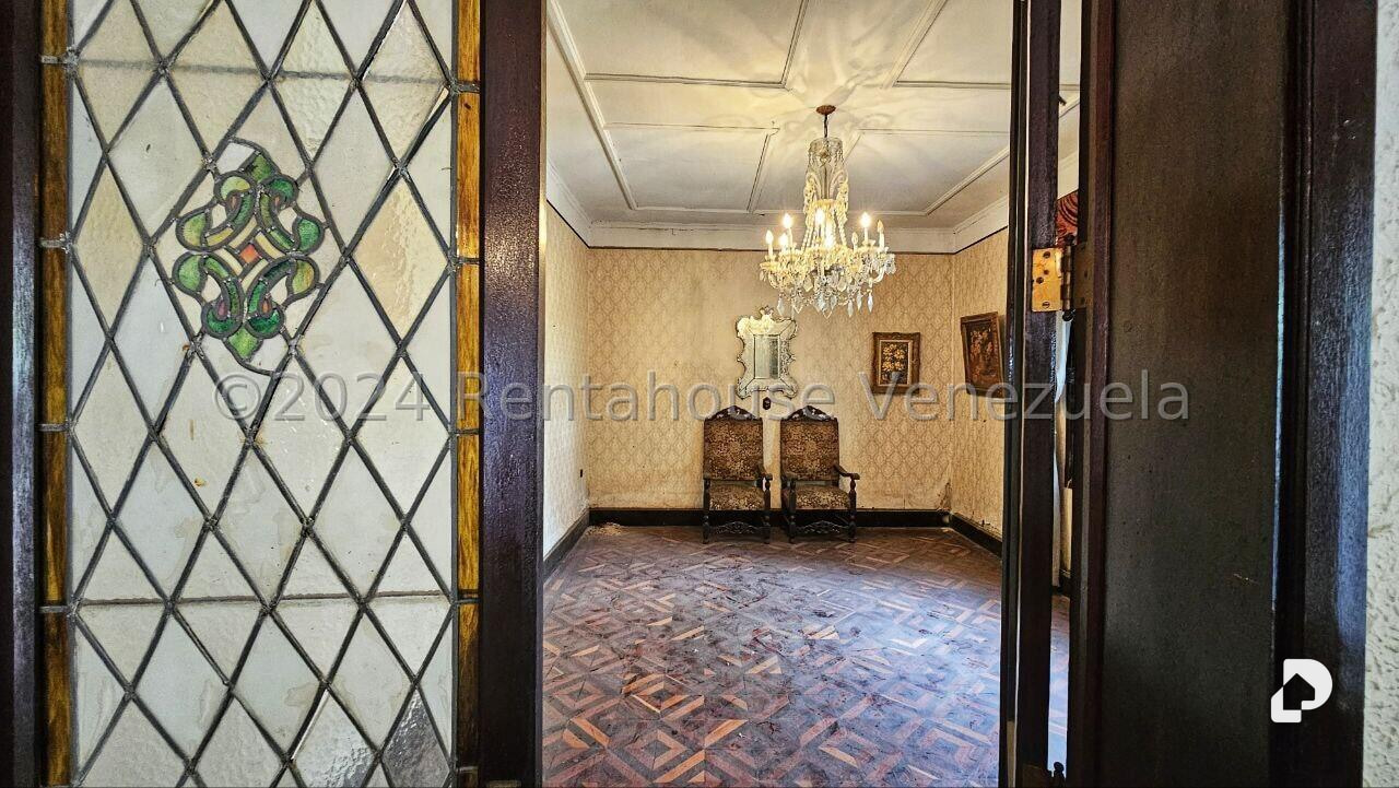 Casa en El Paraíso, Caracas – 18