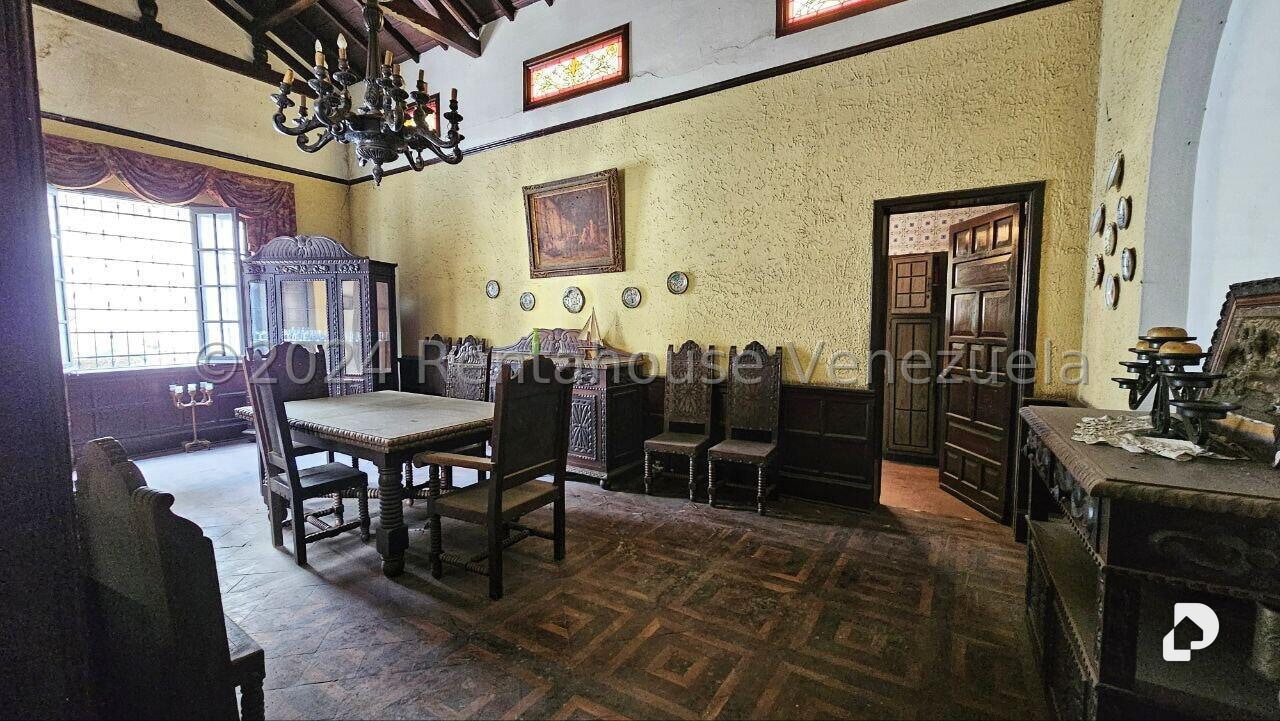Casa en El Paraíso, Caracas – 26