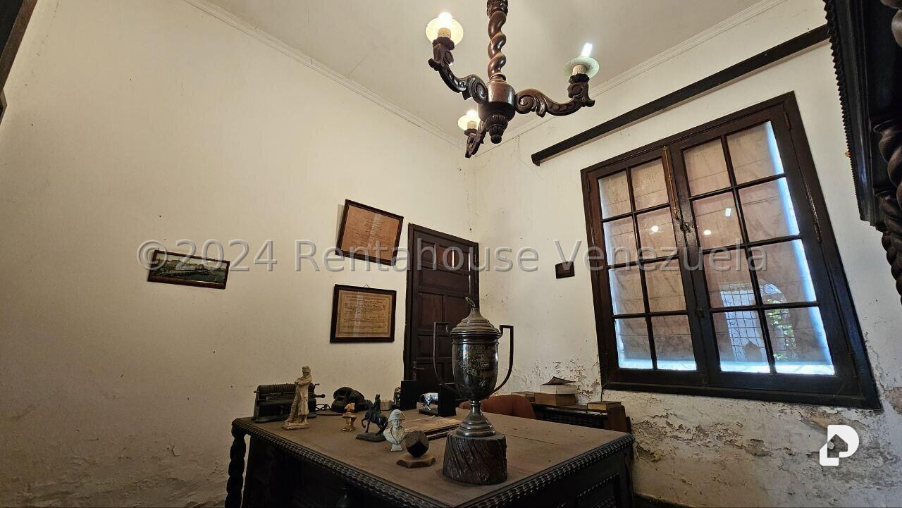Casa en El Paraíso, Caracas – 21